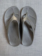 Oofos Original Recovery Sandal Unisex Women's 10 Men's 8