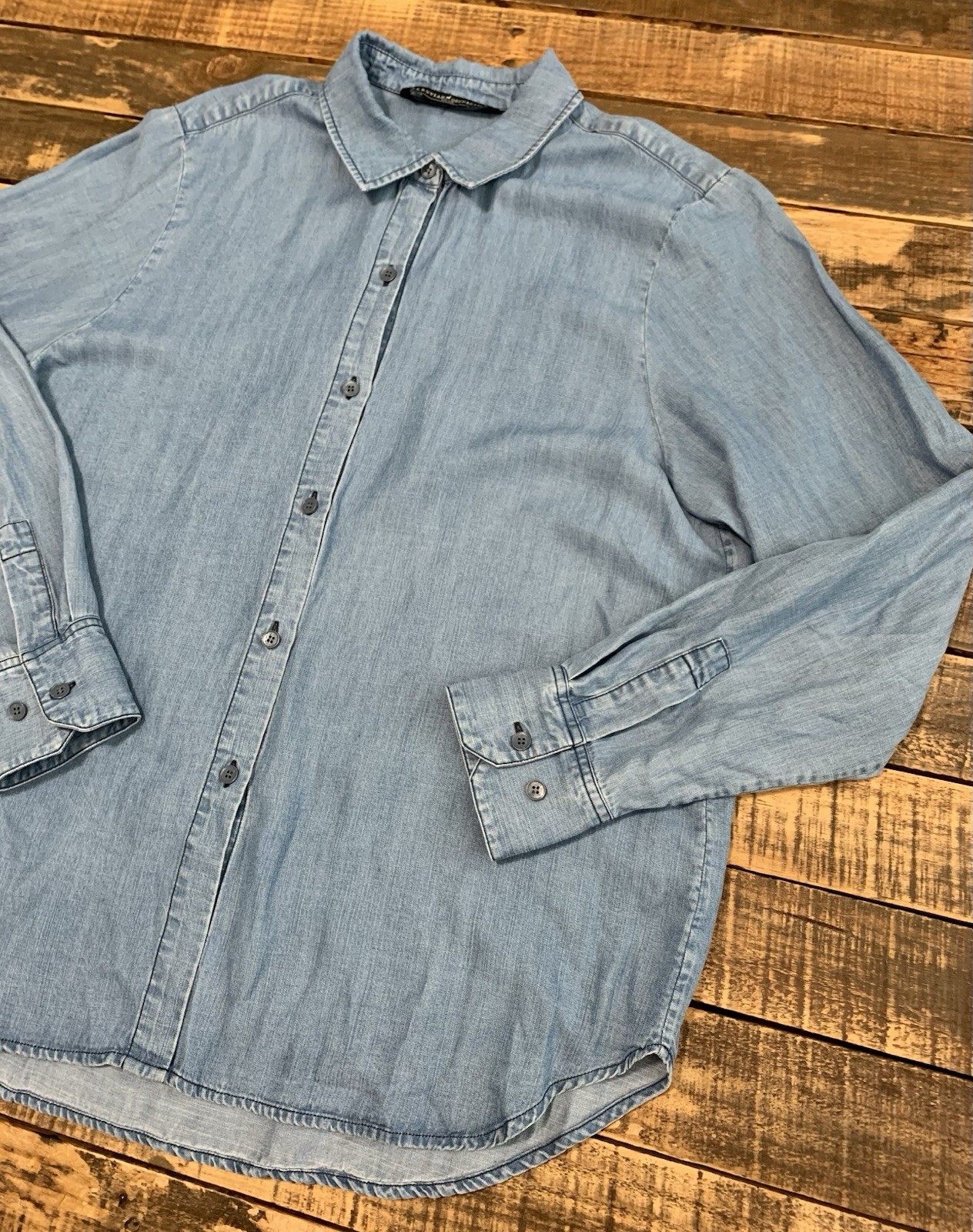 EUC Peruvian Connection Chambray Button Shirt Wom… - image 3