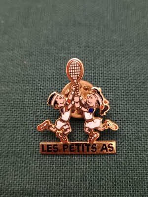 Pin's émaillé Tennis Club Avesnois TCA - Raquette Et Balle - Collection EGF