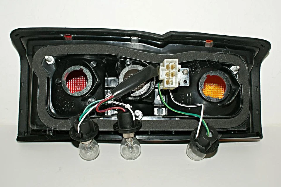 87-95 Fits Nissan Pathfinder Terrano Tail Light Lamp RIGHT Side - Изображение 2 из 2