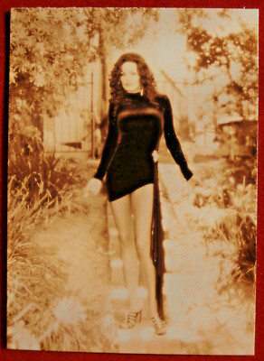 JULIE STRAIN - QUEEN OF THE B MOVIES - Card #29 - SLY, CUNNING & CAUTIOUS