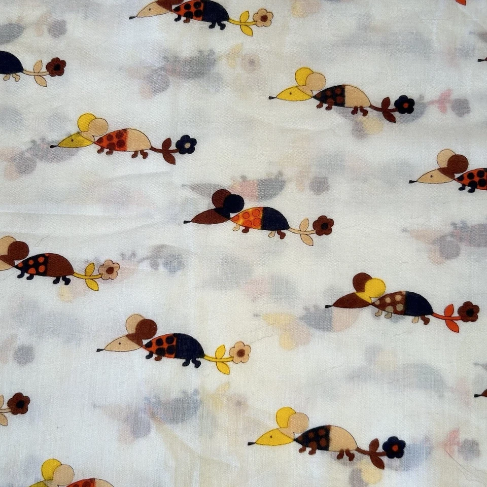 FLOWER MICE “White” Pretty Lightweight Cotton Sewing Fabric (200x90cm) FEDERATED - image 2 of 4