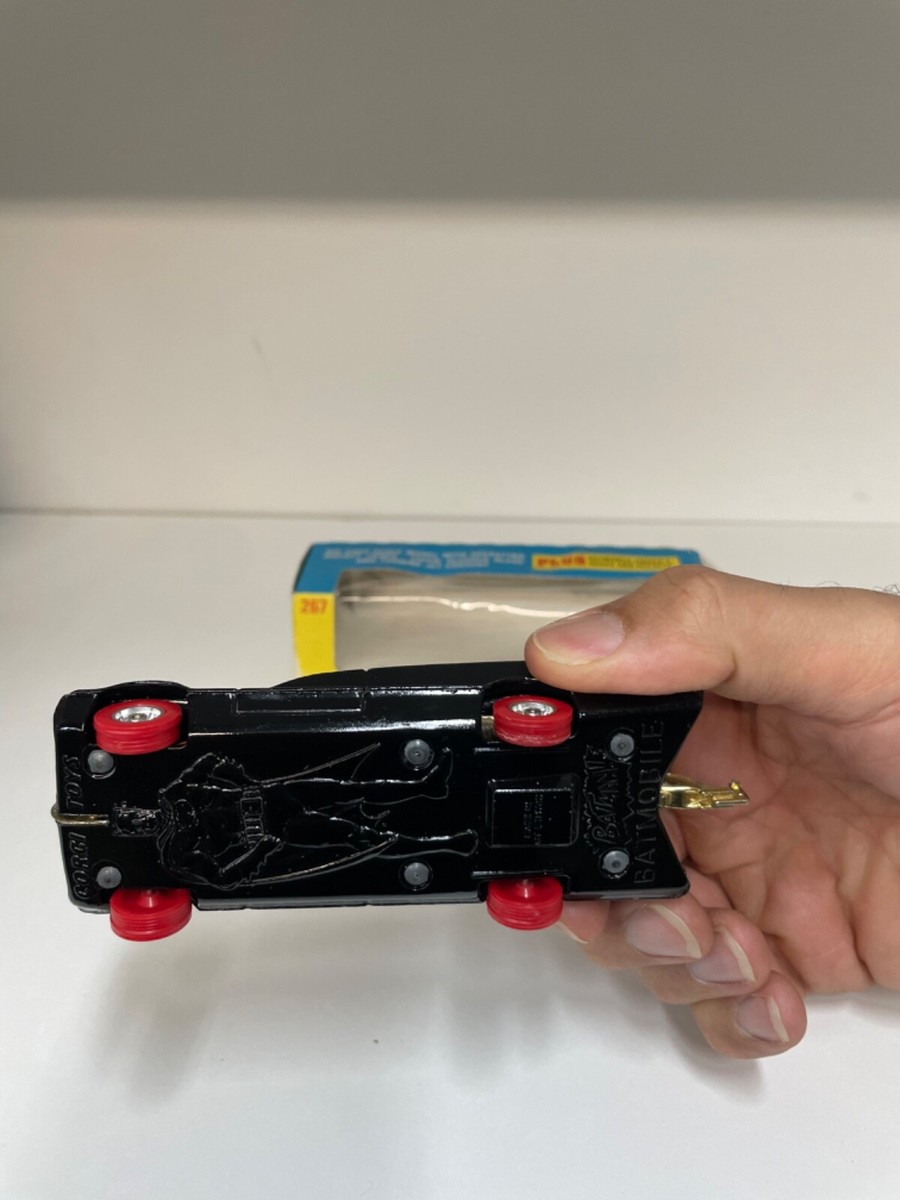 VINTAGE CORGI TOYS 267 BATMOBILE W/ GLASTRON BATBOAT AND TRAILER