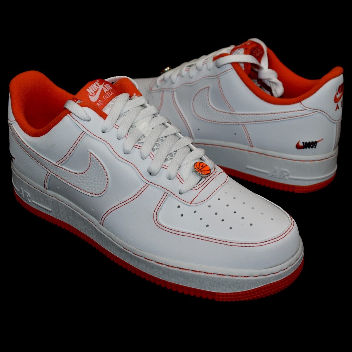 人気話題!Nike Air Force 1 07 LV8 EMB Rucker Park NWT Nike Air Force 1 07 LV8 EMB Rucker Park Kobe White