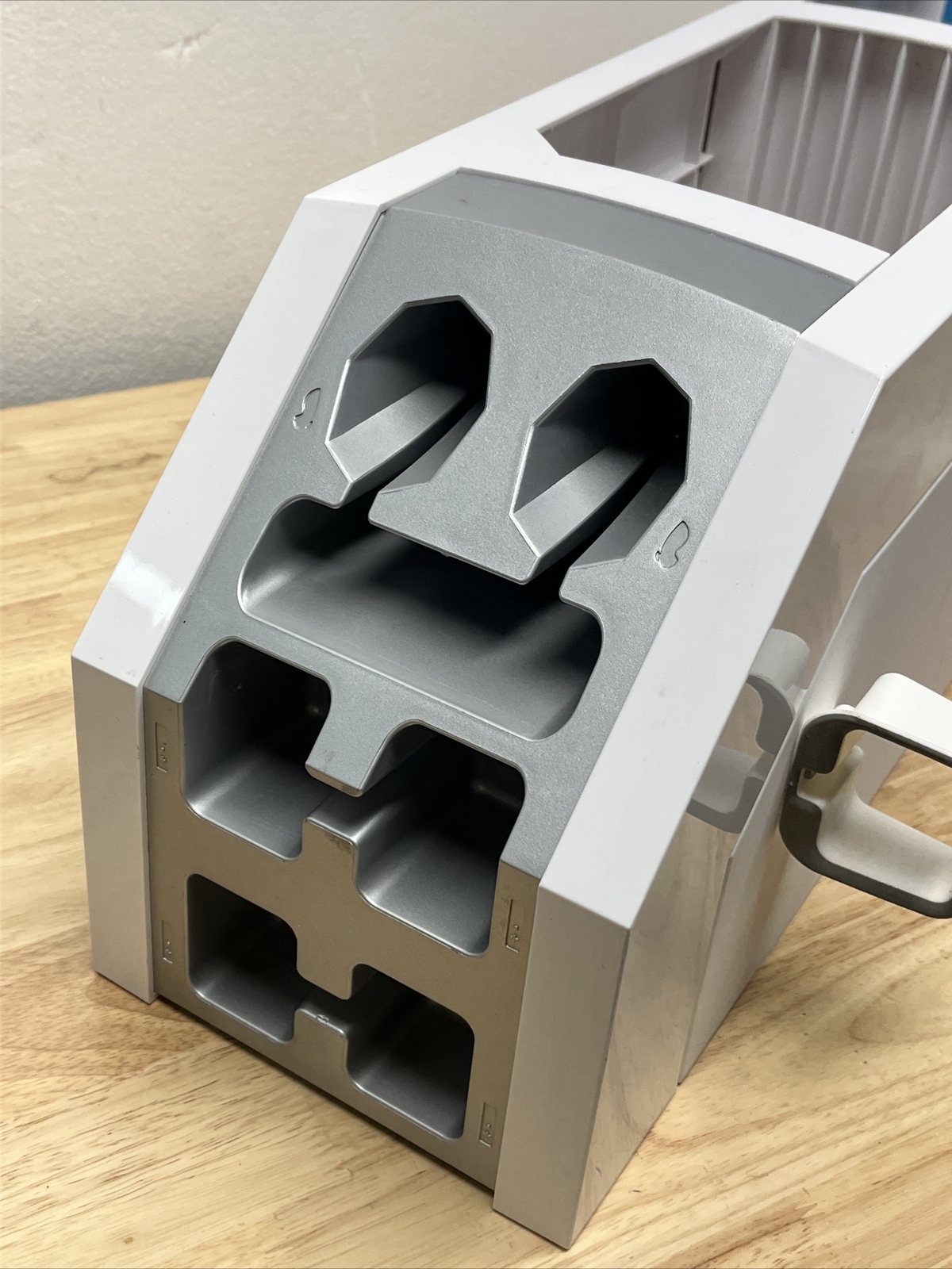 Nintendo Wii / U Storage Tower Rack Stand Game Console GAME Display