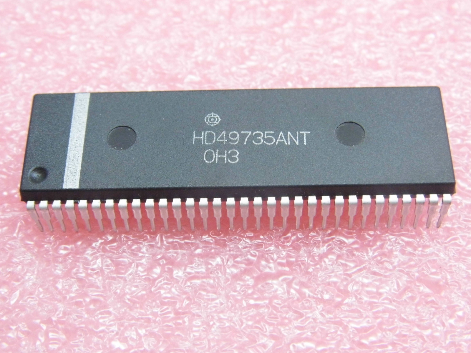 Circuit intgr HD49735ANT avec architecture DIP64 et gestion servo proc PLA038