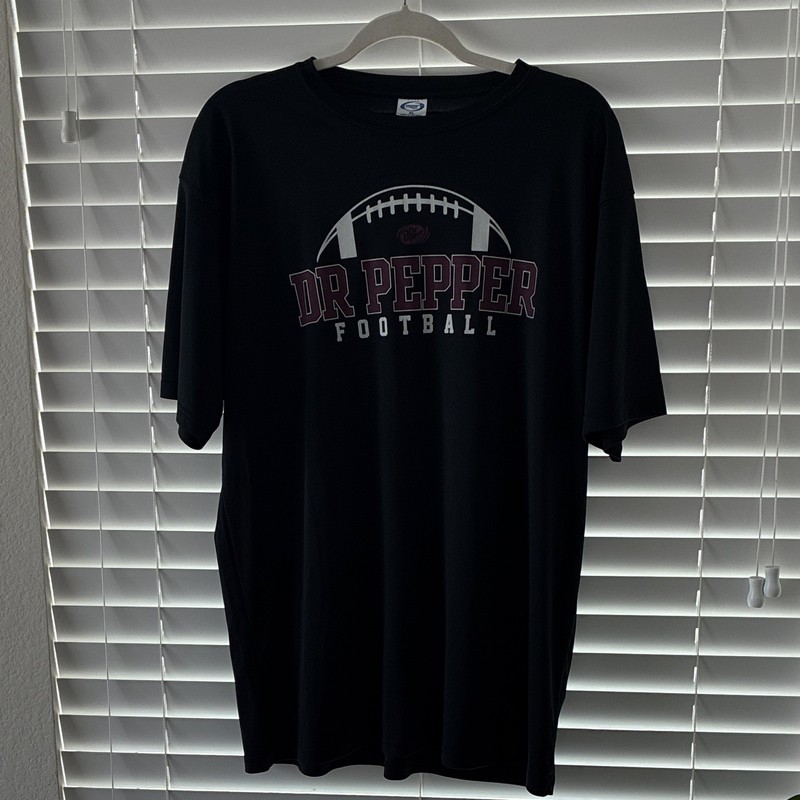 Vapor Apparel Football Graphic Print Black T-Shirt Crew Neck XL Short Sleeve