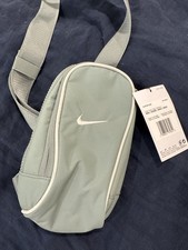 Nike Sportswear Essentials Mini Crossbody Sli...