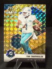 2021 Panini Mosaic - Tua Tagovailoa #122 Reactive Yellow Mosaic Prizm