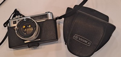 Rare Yashica Electro 35 mm Color Yashinon DX Camera 45mm f1.7