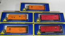 AHM 5 REEFER CARS FREIGHT ROLLING STOCK LOT IOB HO SCALE