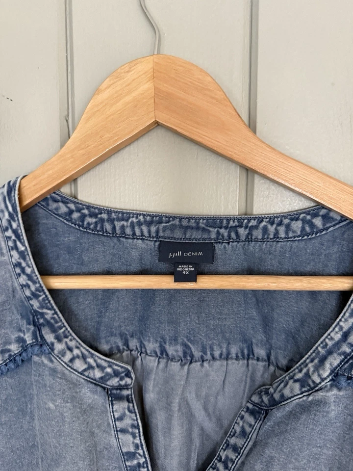 Top túnica de mezclilla J. Jill 4x mangas con lengüeta enrollable azul cuello en V botón cambray tencel Foto 2 de 4
