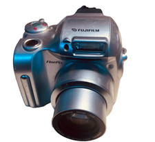 Fujifilm 2800 Zoom 2.0MP Digital Camera - Silver -WORKING