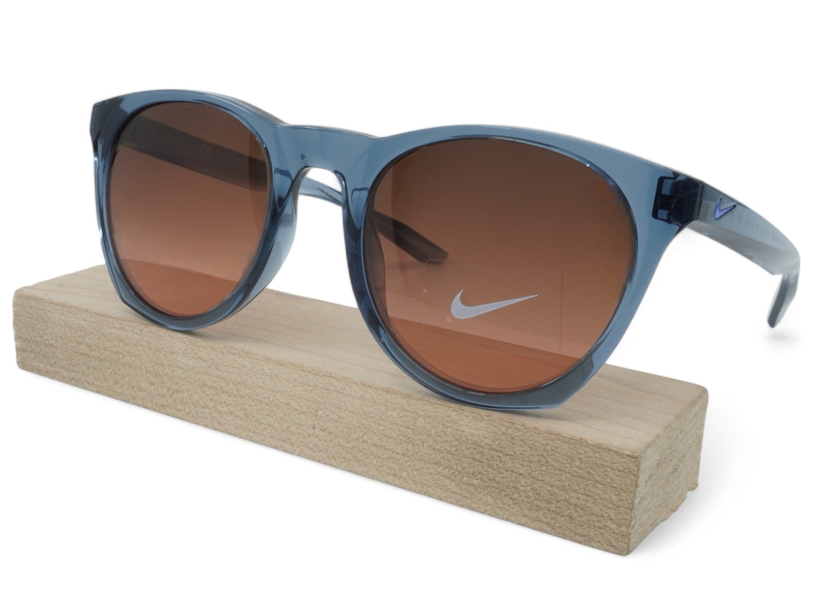 EV1119-471 Солнцезащитные очки Nike Essential Horizon M унисекс 10990₽