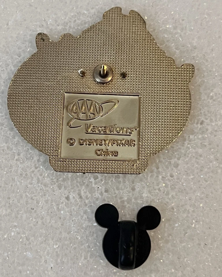 Finding Nemo Turtle Talk with Crush Trading Pin Pixar Disneyland Green Border - Image 4 of 4