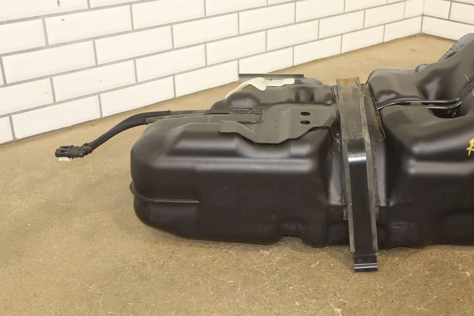 10-23 Lexus GX460 / 4Runner 23 Gallon Gas Gasoline Guel Tank W/ Pump Foto 2 de 4