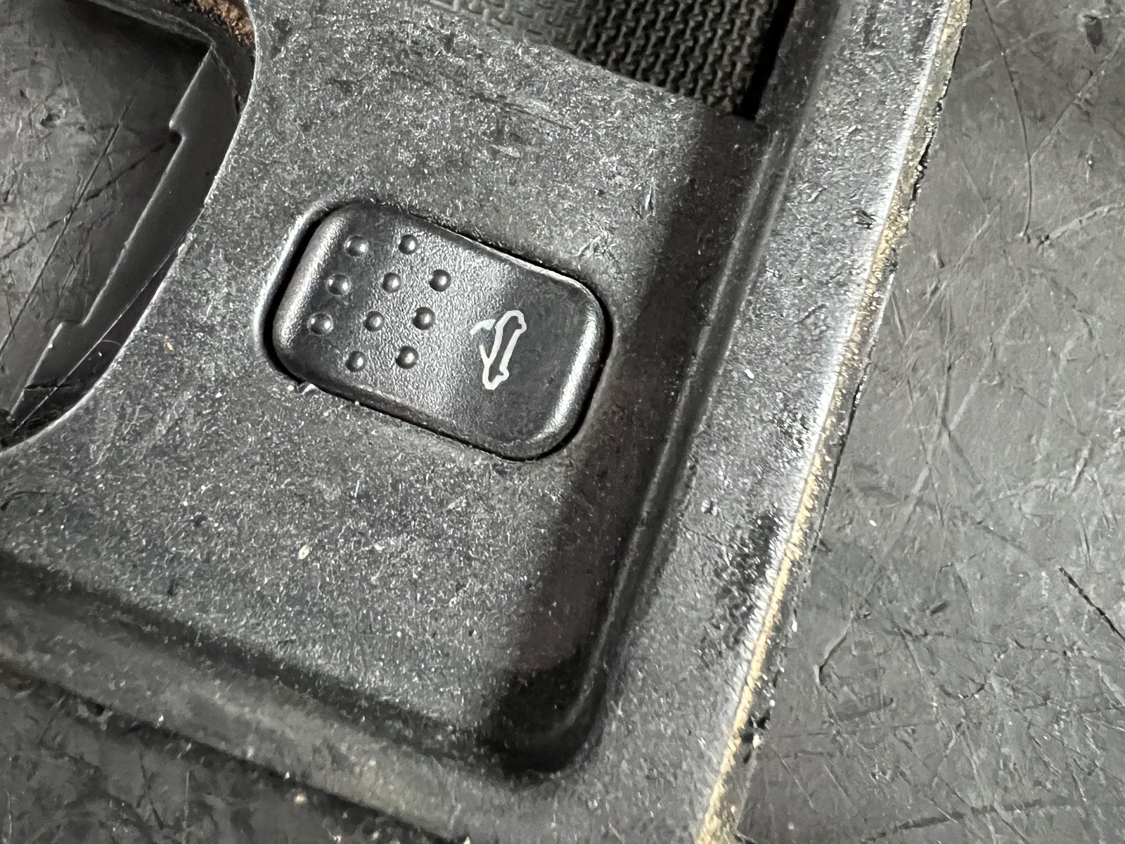 02-06 MASERATI SPYDER CONVERTIBLE TOP ROOF SWITCH