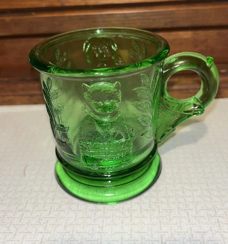 Vintage Mosser Green Pressed Glass Child's Cup Mug Puppy Dog & Kitten 3”