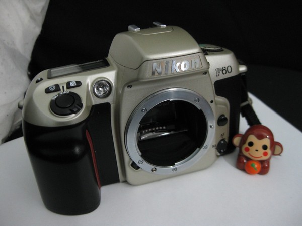 Cámara NIKON F60 analógica en buen estado