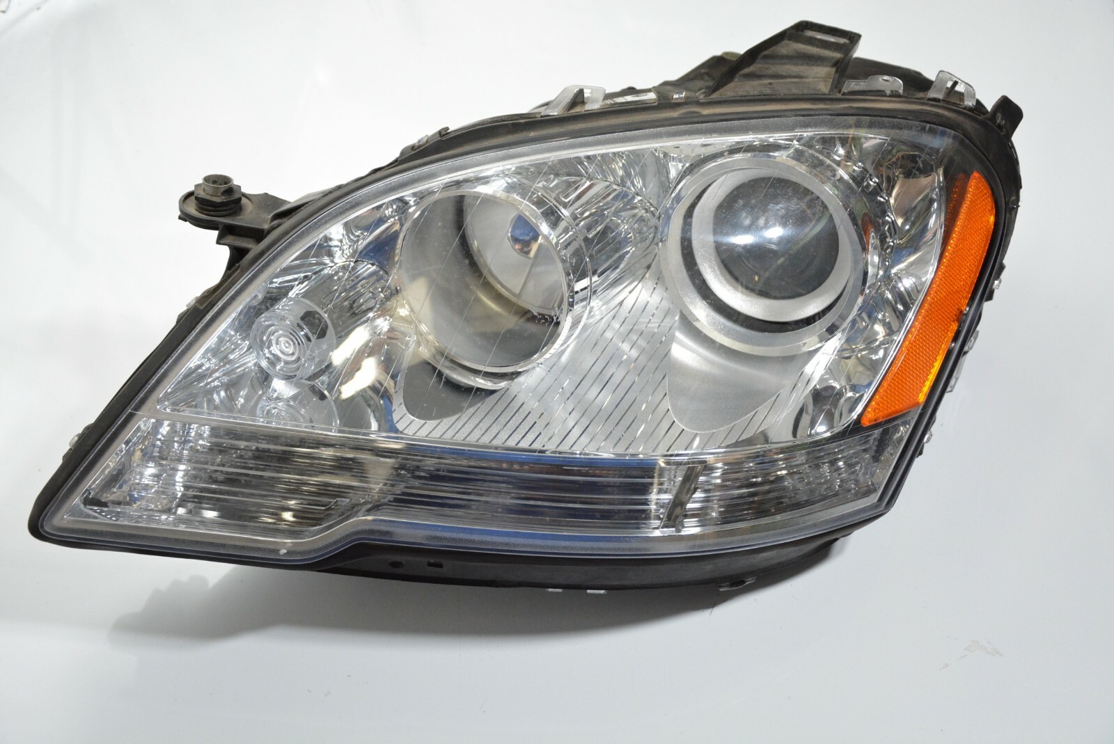 Headlight Assembly Left Halogen Mercedes Benz MClass W164 2005 OEM
