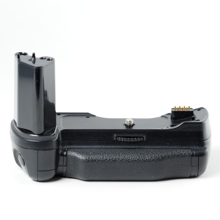 Nikon F100 + MB-15 バッテリーグリップ一眼レフカメラ 通電OK Nikon MB15 MB-15 Multi Power High Speed Battery Pack for F100