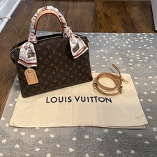Louis Vuitton Grande Palais With Louis Vuitto...