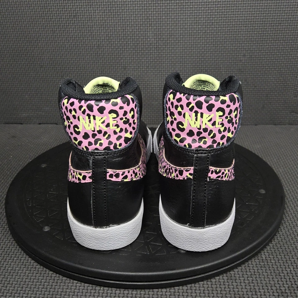 Nike Blazer Mid Zapatos Para Mujer Talla 6.5 Negro Rosa Estampado Leopardo Swoosh DA4674-001 Foto 4 de 4