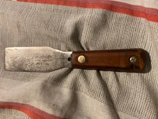 RED DEVIL [P17 1-1/4"-S] putty scraper wood handle brass made-in-USA vintage