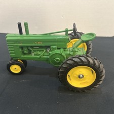 ERTL JOHN DEERE Model A Tractor, 3337 of 5000 Limited Edition