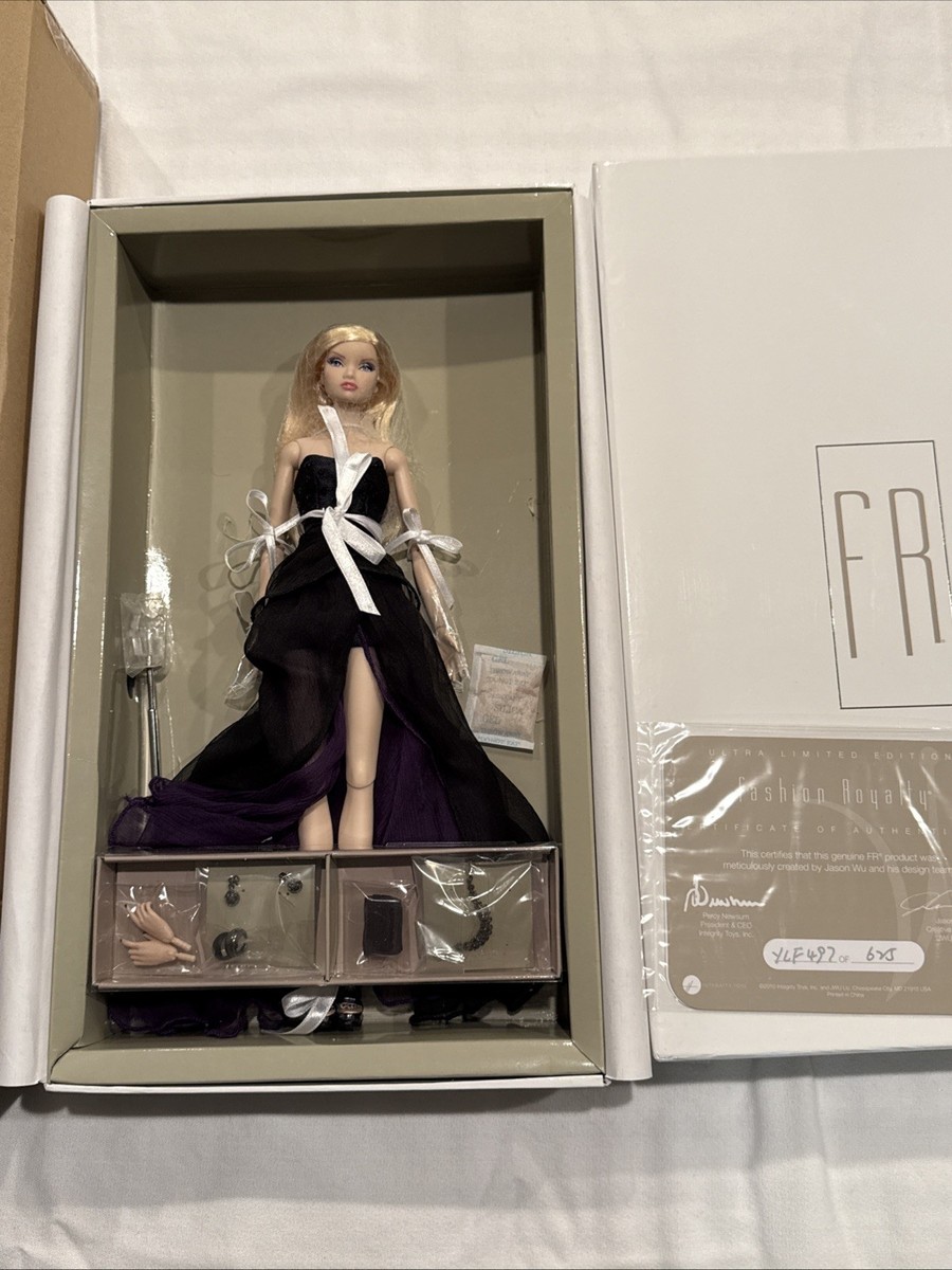 You Look So Fine Erin S. #82042 Integrity Toys 2011 W Club