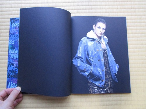 "CHANEL" 2018/19 Paris - New York Collection Booklet Artbook Karl Lagerfeld - Picture 5 of 23