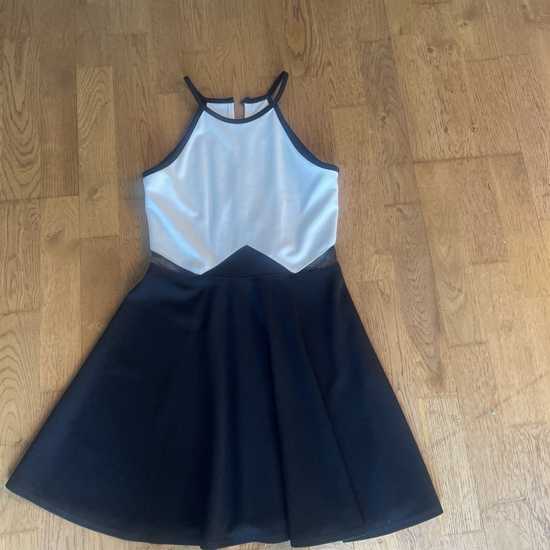 Girl’s Sally Miller Couture Black And White Dress Size 14-16 NBW