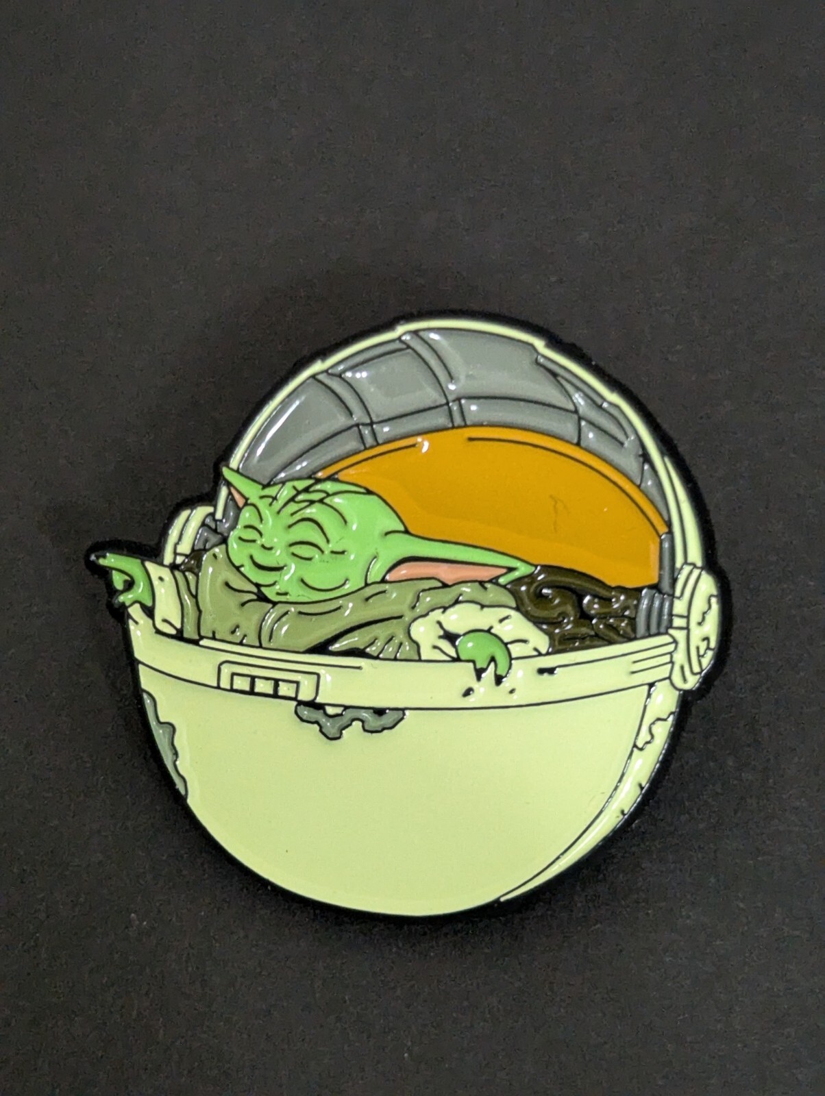 Exclusive Salesone Star Wars Mandolorian Grogu Pin