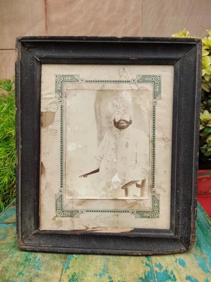 Retrato de rey indio vintage enmarcado en blanco y negro decoración colgante de pared Foto 2 de 4