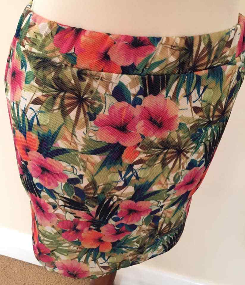 B/NEW Ltd Edition NEW LOOK GLAMOROUS BODYCON MINI SKIRT COMPLETELY SOLD-OUT £39