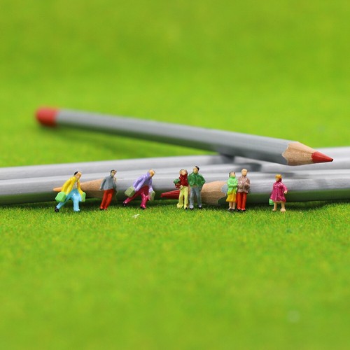 P200W 100pcs Model Trains Z Scale 1:200 Painted Figures People - Picture 3 of 4