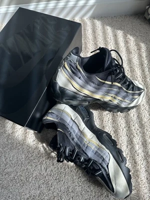 Preços baixos em Nike Comme des Garçons x Air Max 95 Grey | eBay