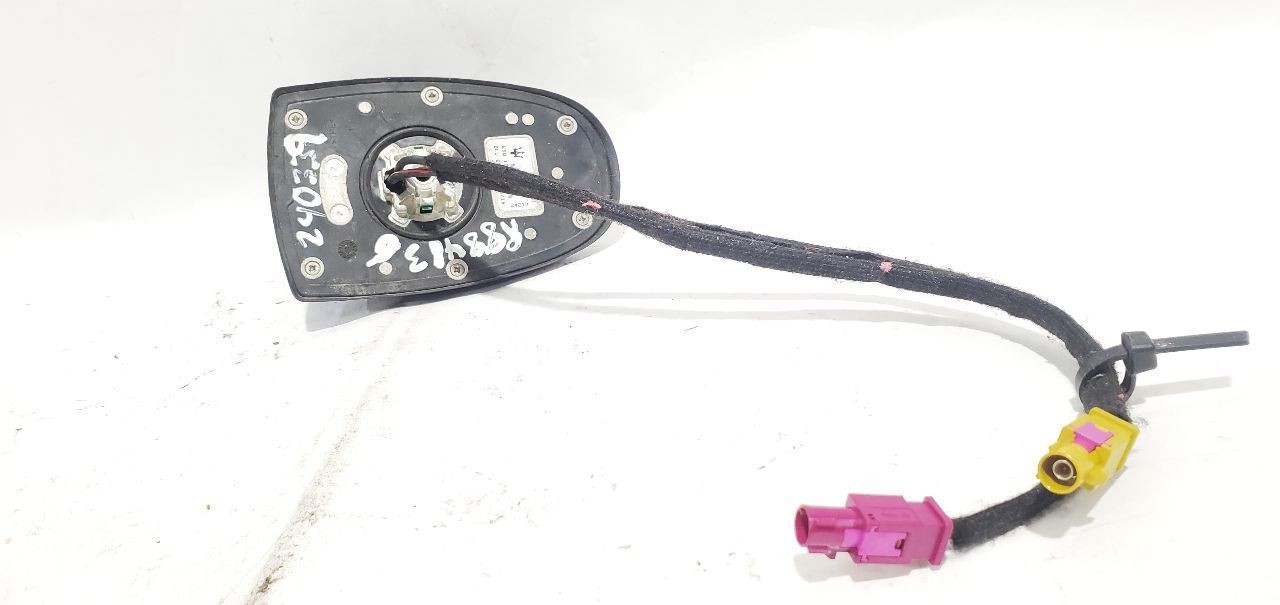 2017 Maserati Levante OEM Shark Fin Radio Antenna 670076138