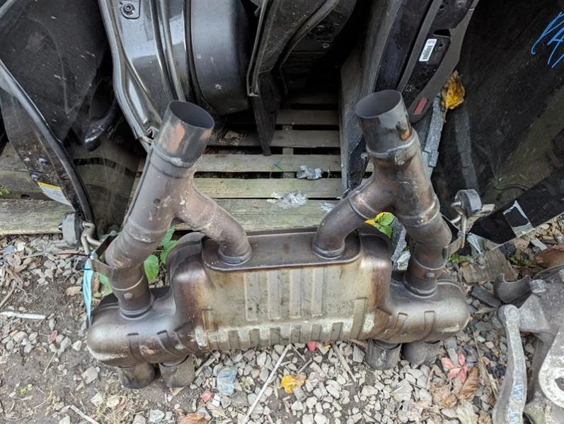 2015 2016 2017 2018 2019 2020 BMW M3 M4 F80 F82 EXHAUST Foto 2 de 4