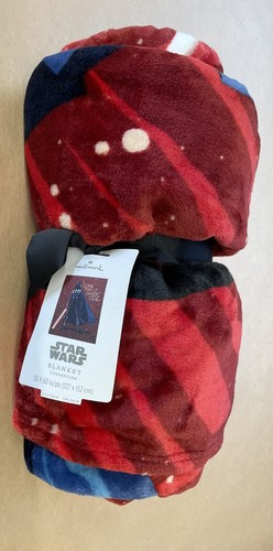 Hallmark Star Wars Darth Vader Dark Side 50" x 60" Fleece Blanket - Picture 6 of 7