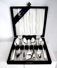 6 Grapefruit & 1 Sugar Spoon Raimond Silver Plate Sheffield England Orig. Case