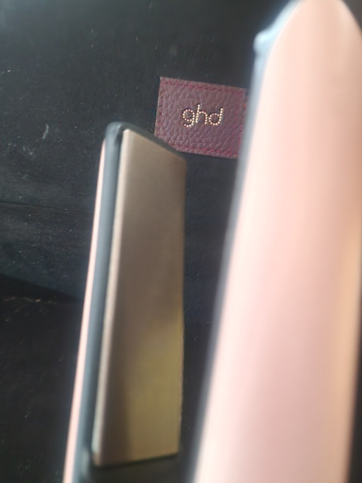 GHD Genuine Straighteners Rose Gold Dynasty with Travel Case Good