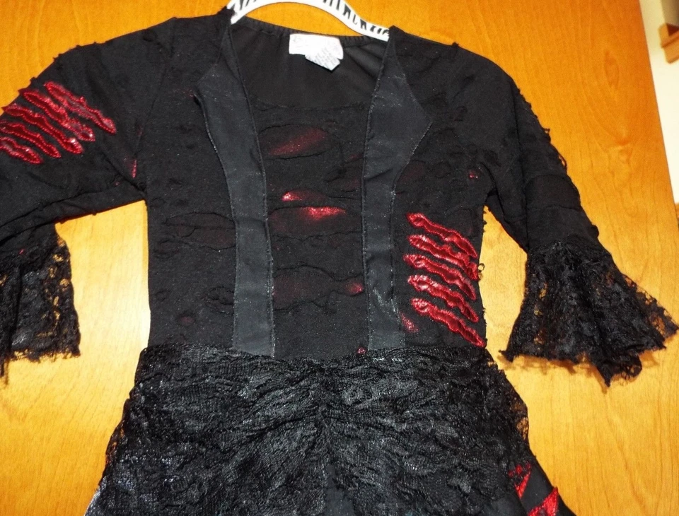 PRINCESS PARADISE WITCH DRESS, COSTUME, GOTHIC, HALLOWEEN, SIZE 6/8. BLACK & RED - Image 4 of 4