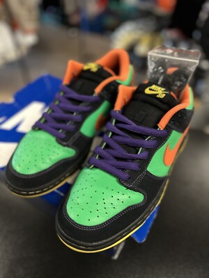 Size 11 - Nike Dunk Premium SB Low Green Spark Hoop Orange