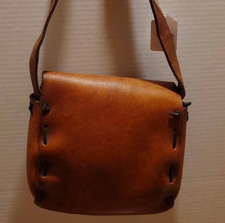 Vintage Leather Bag 70's Era- Great Condition-Small Floral Stamps on Front Flap - Image 4 of 4