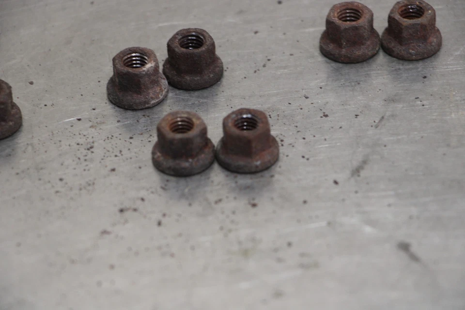 03-04 YAMAHA YZF R6 06-09 R6S Exhaust Bolts Nuts - Imagem 4 de 4