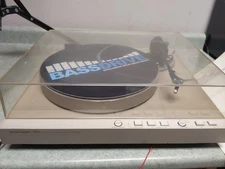 Vintage Harman Kardon T60C  floating suspension auto lift turntable 1980s