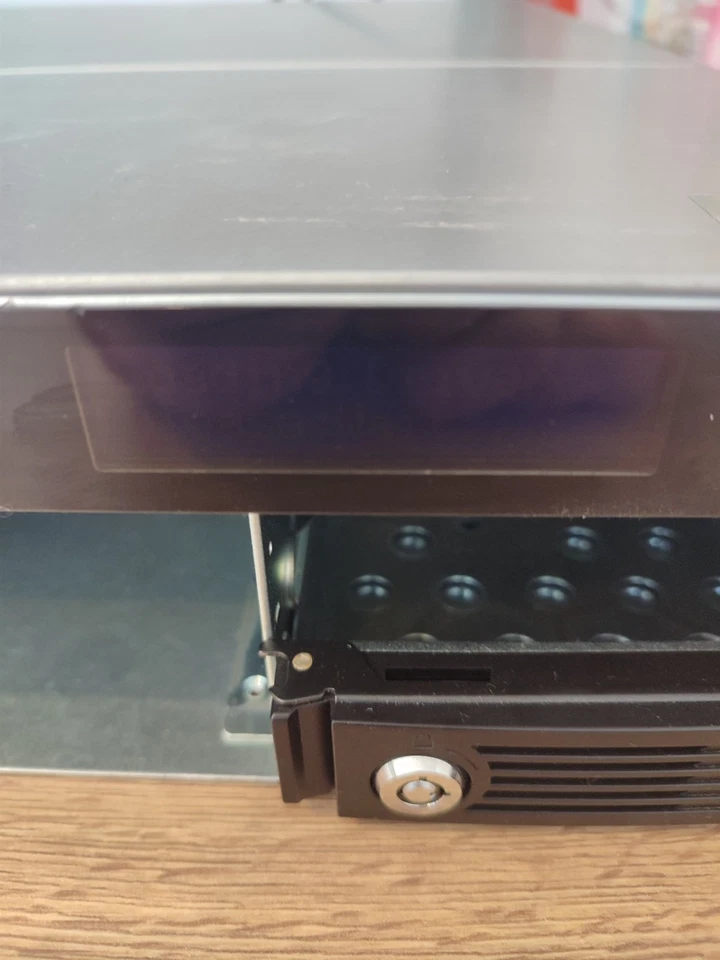 QNAP TS-869U-RP 8-Bay NAS-Server 2HE 2GB RAM 2x GbE 2x Netzteil - Bild 4 von 4