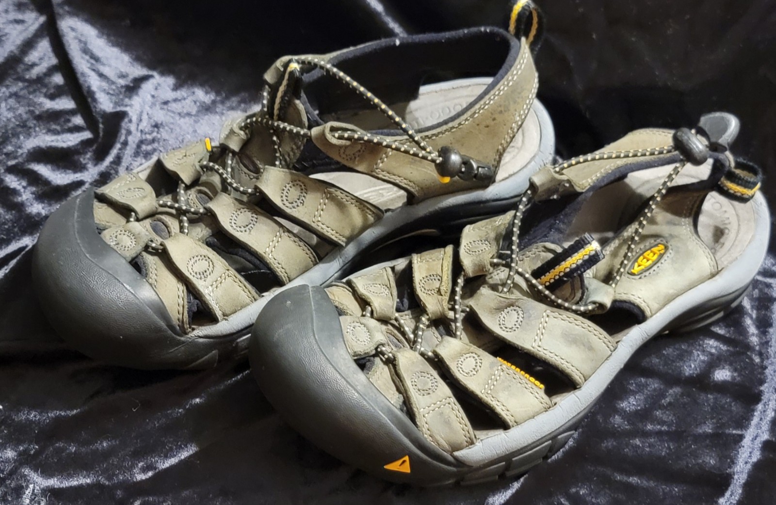 Sandali sportivi impermeabili Keen Newport taglia US 7 EU 37 5 grigi escursionismo giovani