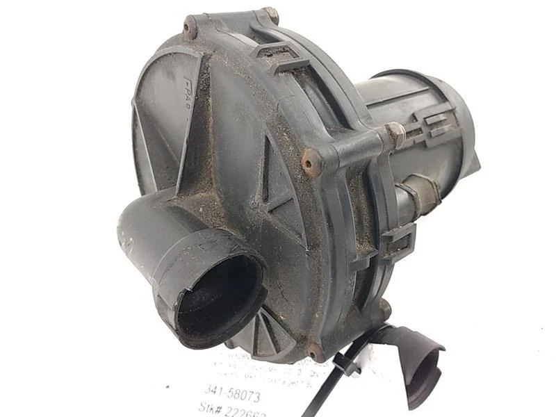 Bomba de inyección de aire Audi TT MK1 Quattro cupé 1,8 L 225 HP 078906601D compatible con 00-06  Foto 2 de 4